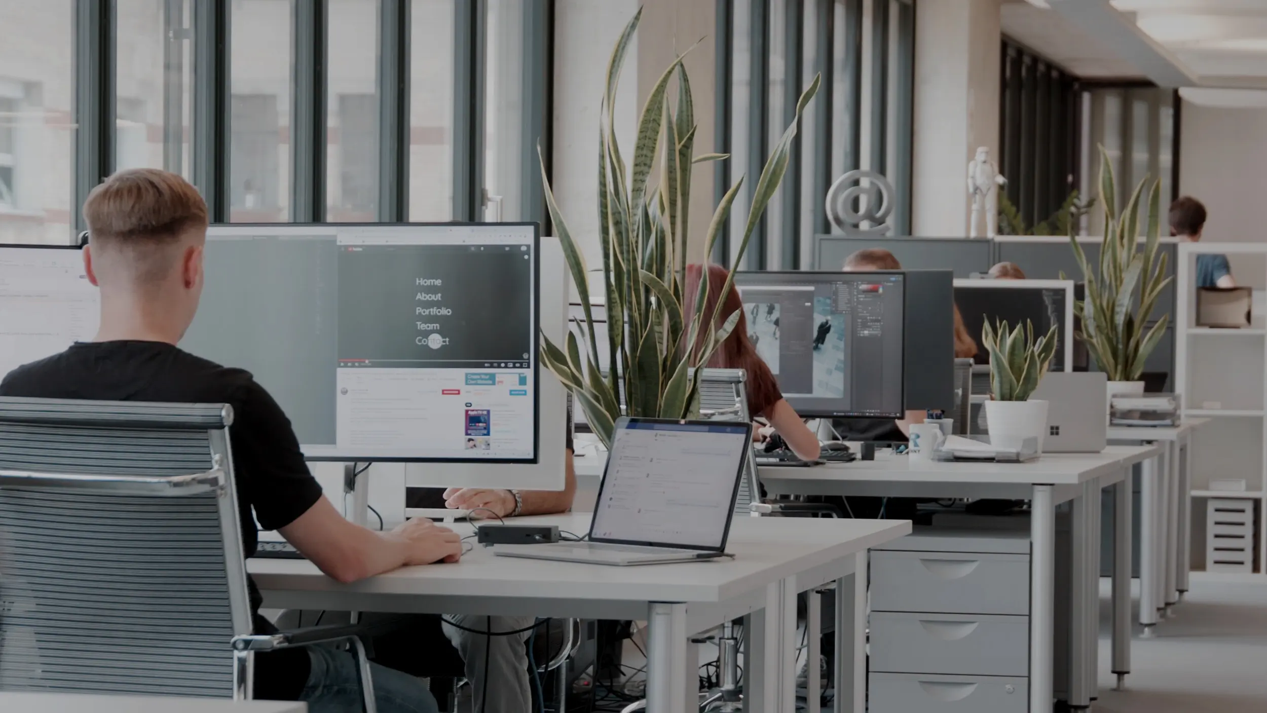 Deine kreative Design Agentur mit Expert:innen in Zurich für deine Onlinepräsenz